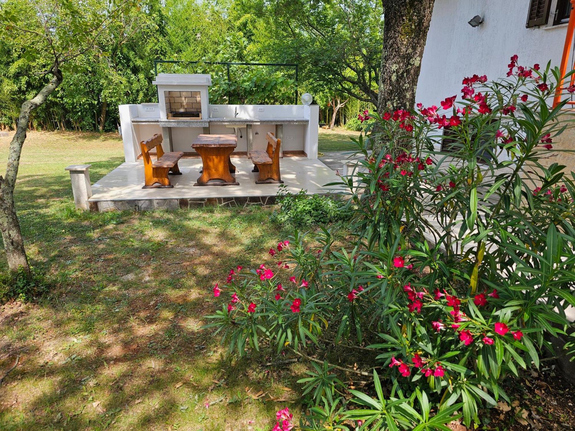 Villa Kucan Porat  Bagian luar foto